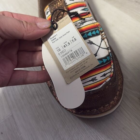 NWT- Ariat- Cruiser slip on shoe- ROSE GOLD/ ARROW PRINT- Size 10 - Picture 8 of 9